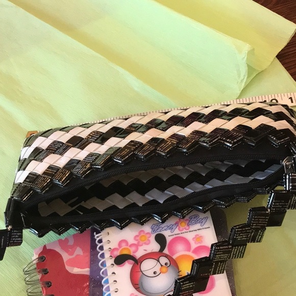 Handbag - Picture 3 of 4